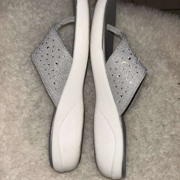 Bzees sandals - Picture 9 of 11